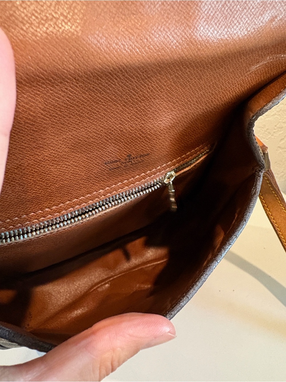 Louis Vuitton Saint Cloud
Brown Monogram Crossbody Bag - Picture 7 of 15